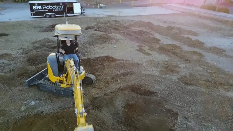 manual-operation-automatic-excavator.jpg